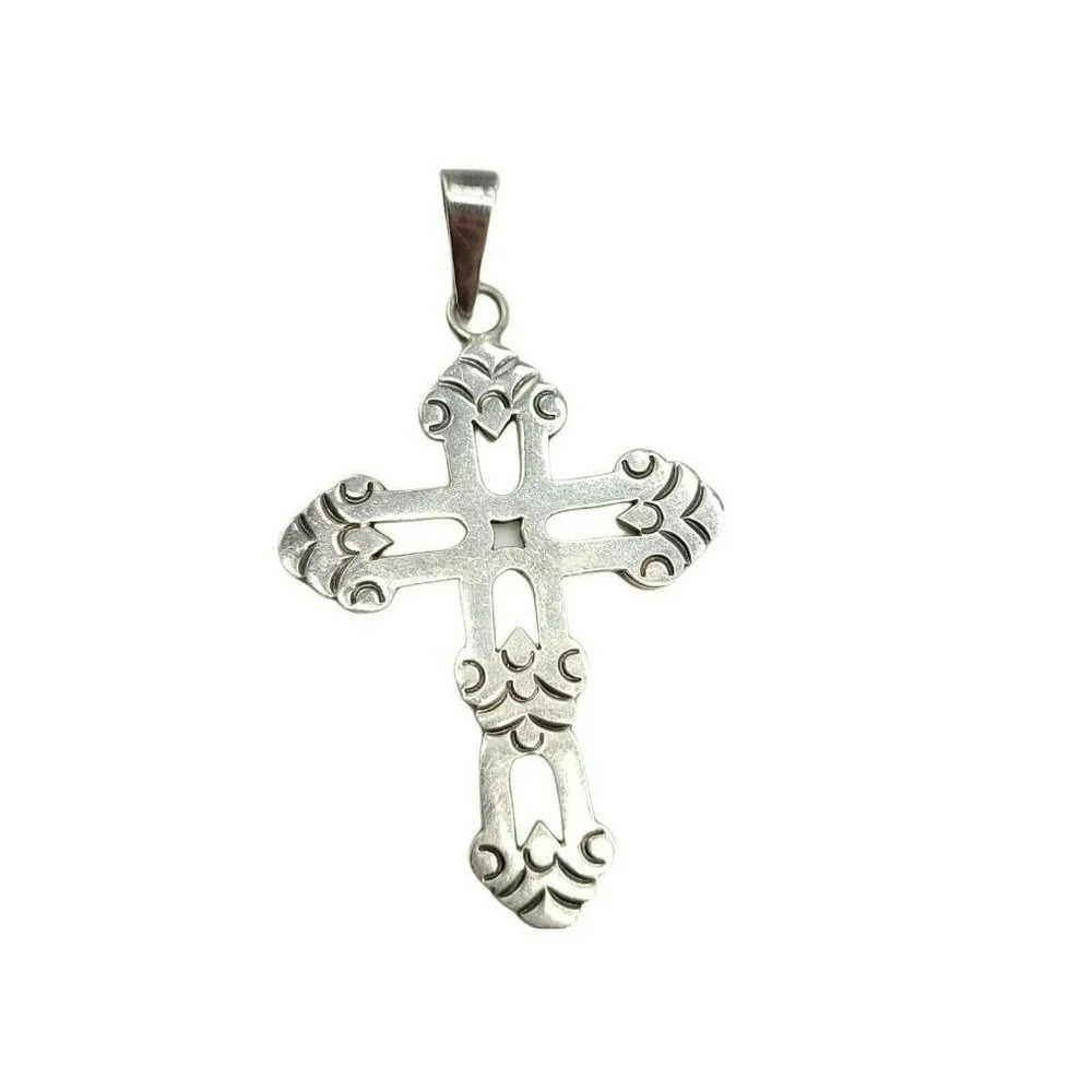 Taxco Mexican Sterling Silver .925 TM-238 Gothic Budded Cross Crucifix Pendant
